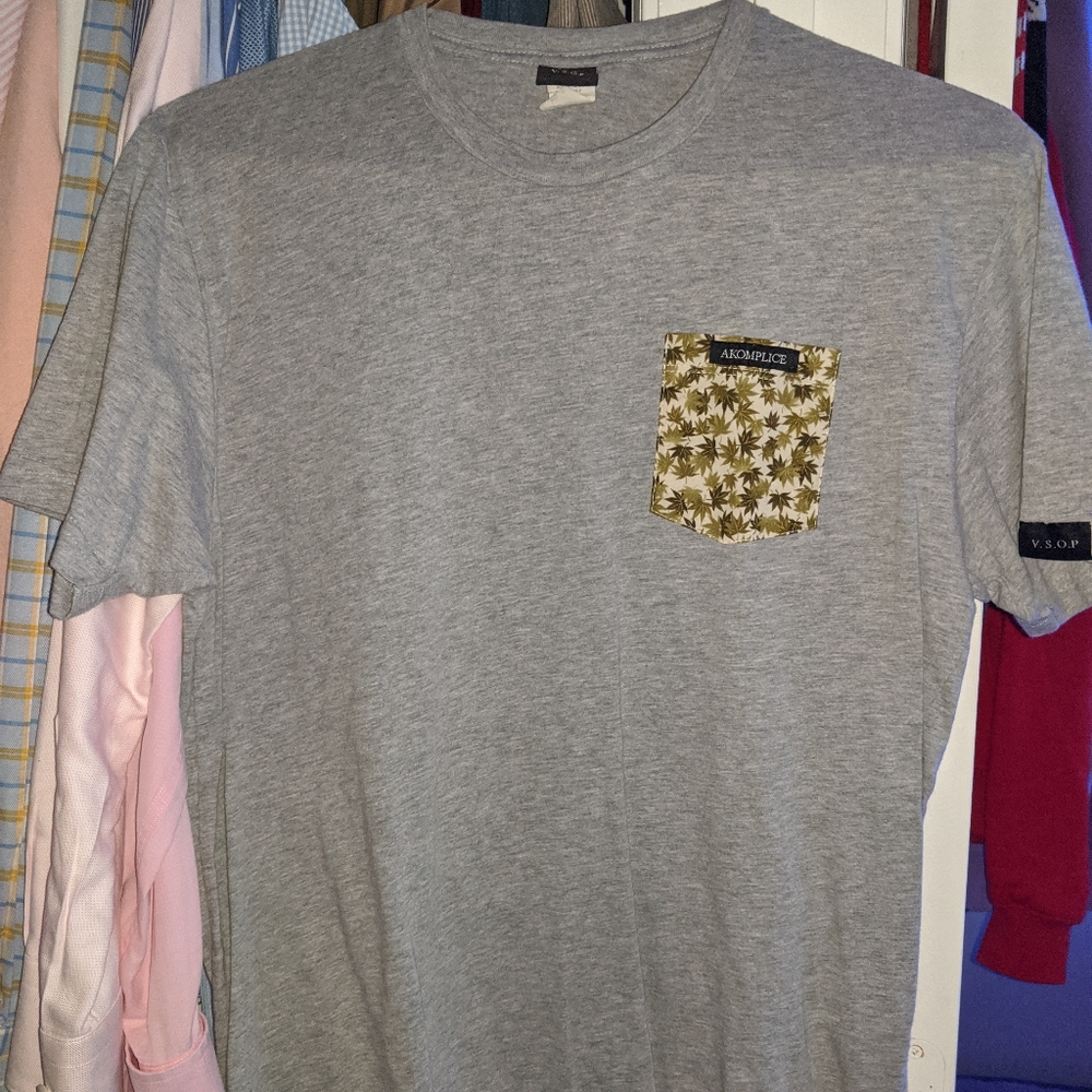 Akomplice Gray Weed Camo Pocket Tee (Large)